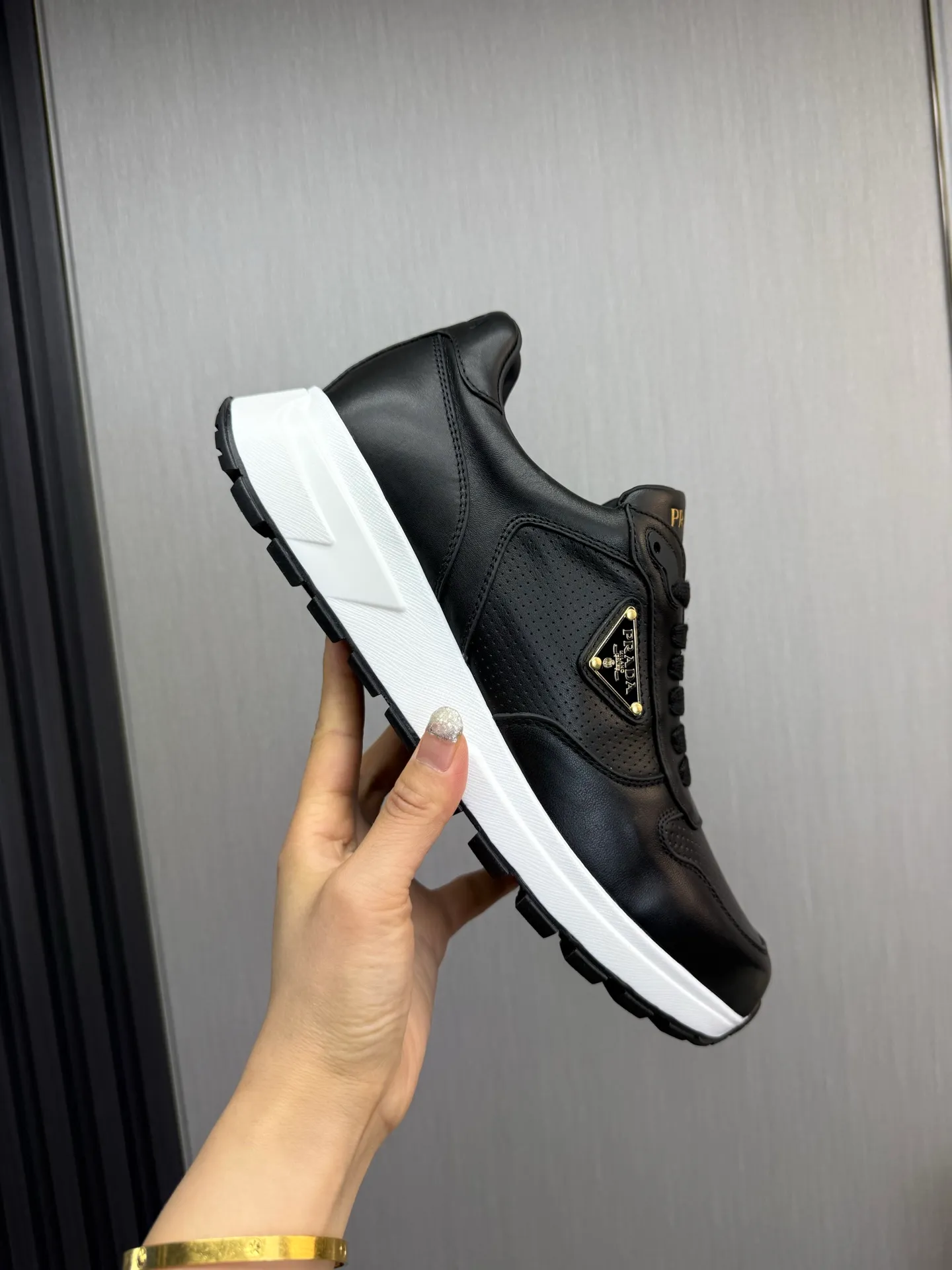 Men's shoes 💰580💰 [PRADA] Men's shoes are popular in the counter, official website is synchronized, 1 high-quality shipment ✔️Original cowhide punching + cowhide lining, 1🆚1 replica, original sole, 38-45 (45 customized, non-refundable)